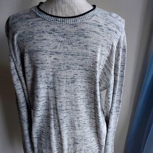 Gray Crewneck Sweater with Heathered Pattern